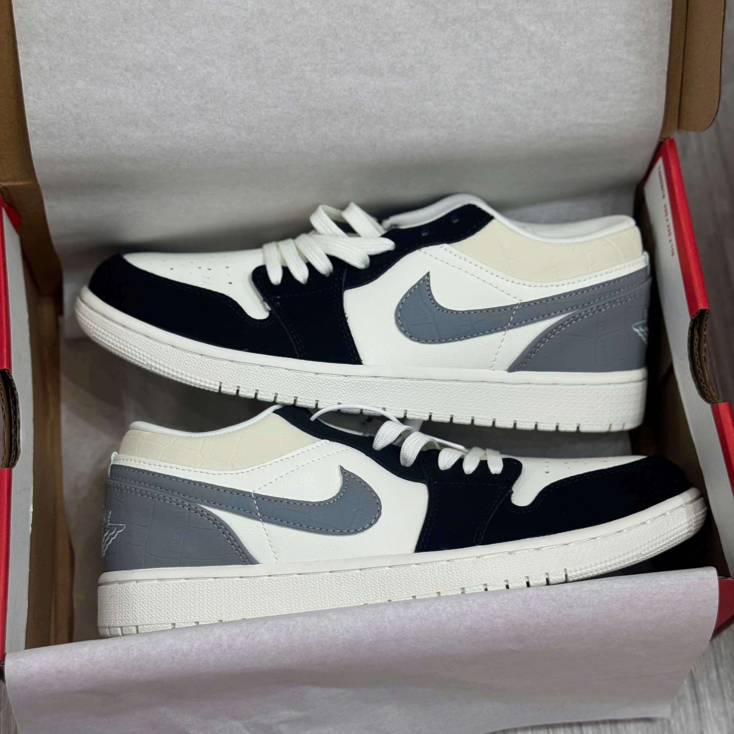Jordan 1 Low Sail Light Smoke Grey
