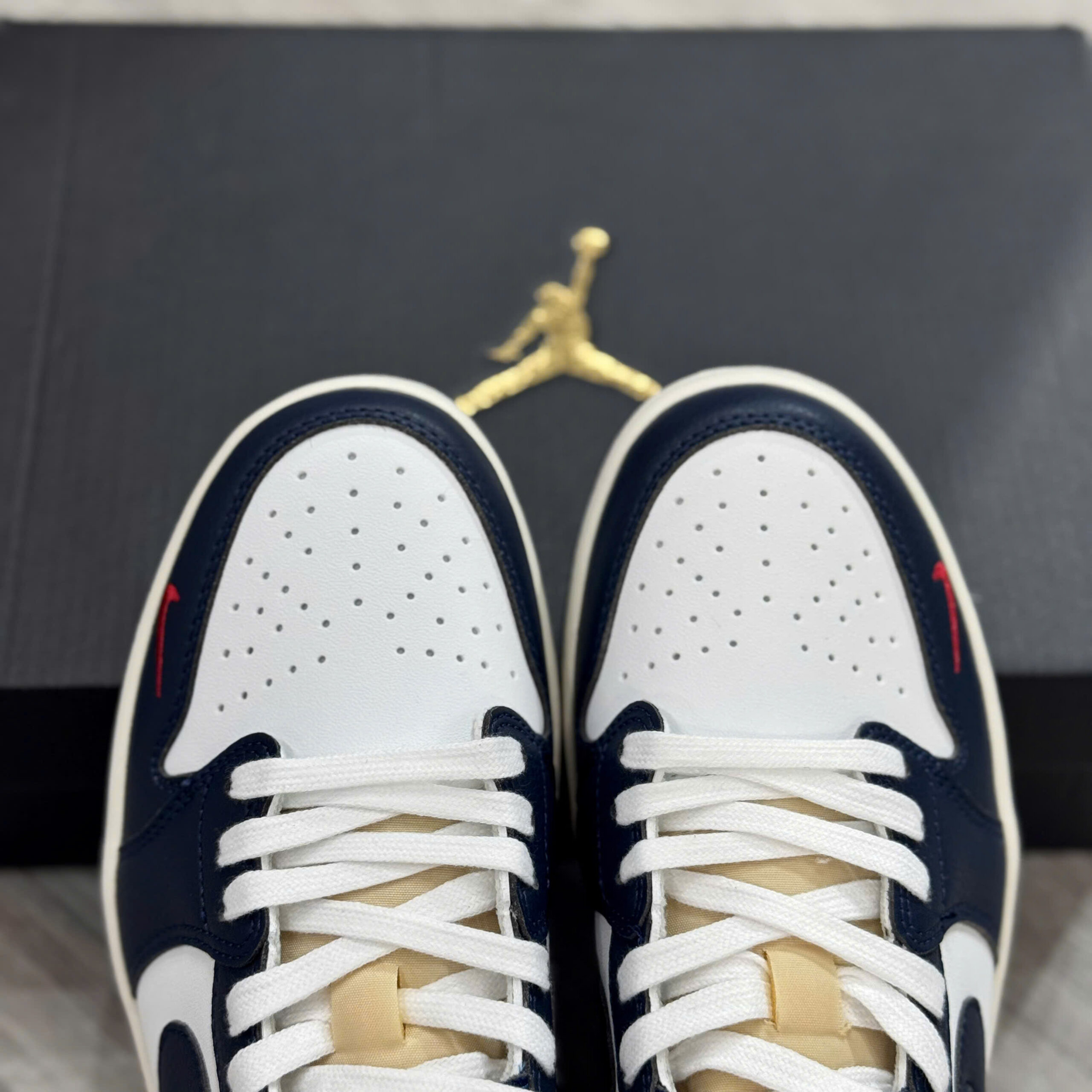 Jordan 1 Low Howard University - Ảnh 3